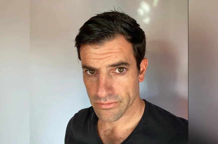Bruno es la ley en movimiento. Analiza la escena del crimen con una precisión quirúrgica y no deja que nada se le escape. Su historial en la unidad lo convierte en uno de los más respetados, aunque su pasado militar aún le pesa.