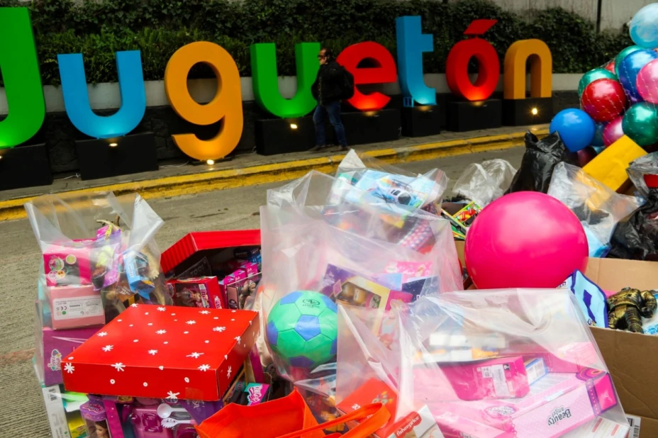 Todo listo para el Juguetón Azteca 2024-2025 .jpg