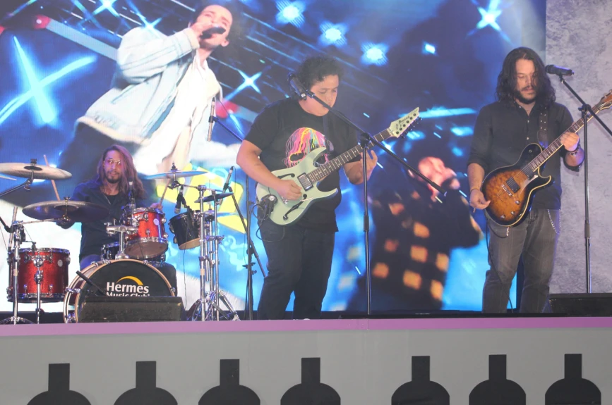 Grupo Nautlán tocó grandes clásicos del rock