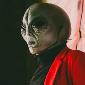 Alien con Donald Trump