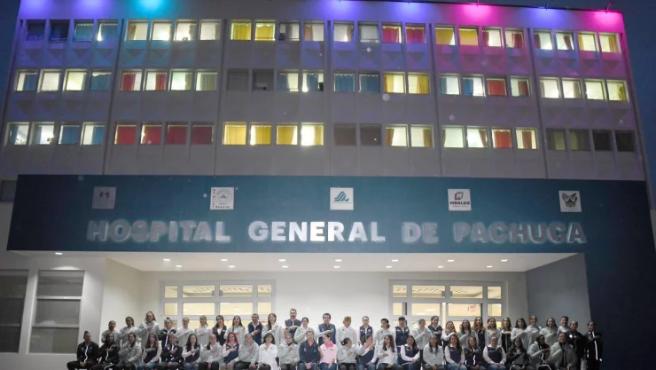 Destituyen a director del Hospital General de Pachuca por vacunar a líder sindical