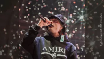 Peso Pluma canta.jpg