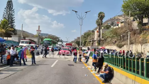 Bloqueo en la Autopista del Sol
