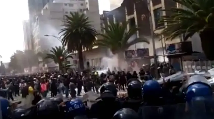 policias encapuchadas .jpg