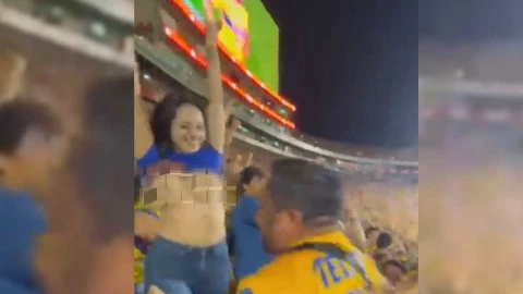 aficionada tigre celebra gol con topples