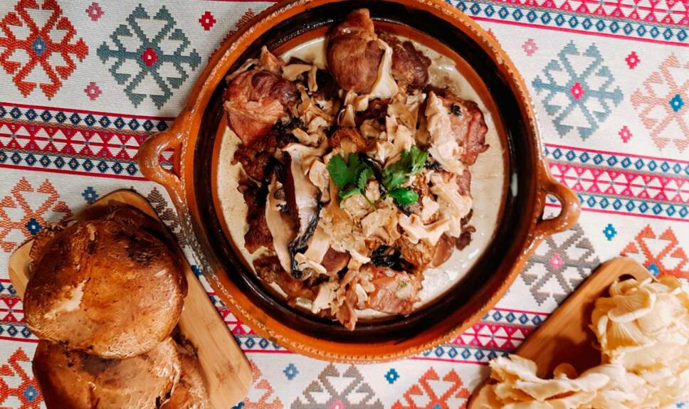 Receta Chambarete de res en ragú de hongos cremoso