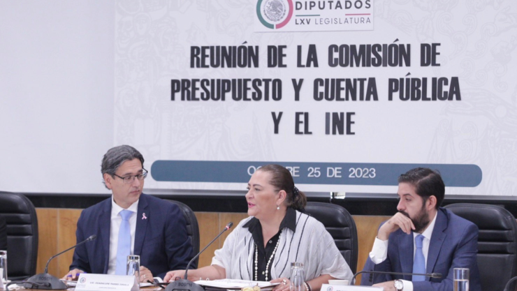 Consejeros del INE justifican presupuesto 2024 ante Diputados