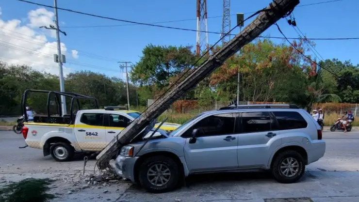 Accidente HOY, jueves 13 de marzo en Av. Tulum de Cancún_ ¿Qué pasó_.jpg