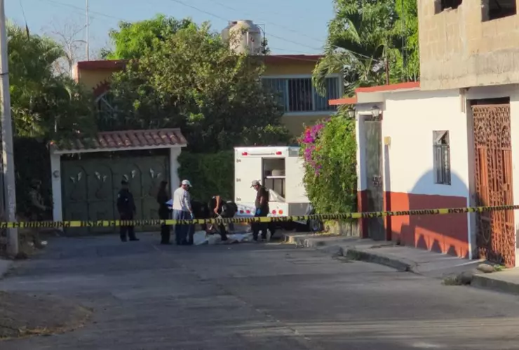 Le quitan la vida a dos hombres en Temixco.