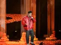 Espinoza Paz también compartió su historia personal, hablando de las dificultades que ha enfrentado, incluyendo la pérdida de su madre, lo que resonó profundamente en la sala. Chiquis, conmovida, comentó que la canción le recordaba mucho a su mamá y se mostró feliz de verlo brillar. Gavito, por su parte, recordó la primera vez que escuchó “Recuérdame” y reconoció el amor y corazón que Julio le puso a su interpretación, calificándola de inmaculada y espectacular.