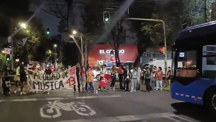 Manifestaciones-hoy-1-de-octubre-cierre-de-circulación-en-Av-División-del-Norte-Coyoacán