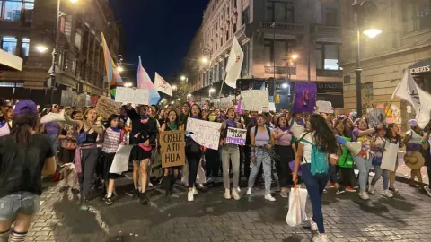 Confirman mas de 90 mil asistentes a la marcha 8M