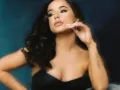 Becky G pensando..jpg