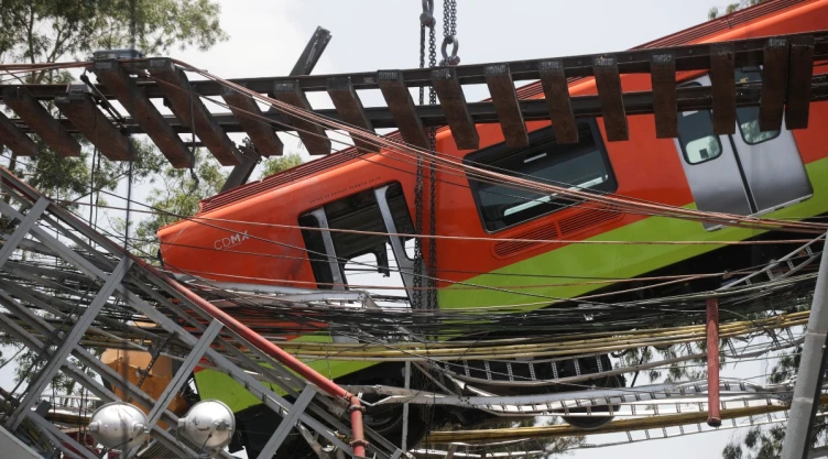 vagon_accidente_metro_erik_bravo.jpg