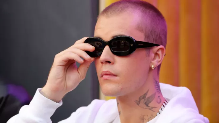 Justin Bieber lanza “Swag”, su esperado regreso musical tras cuatro años de silencio