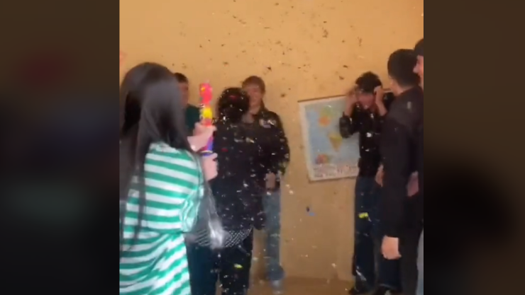 sorpresa a maestra