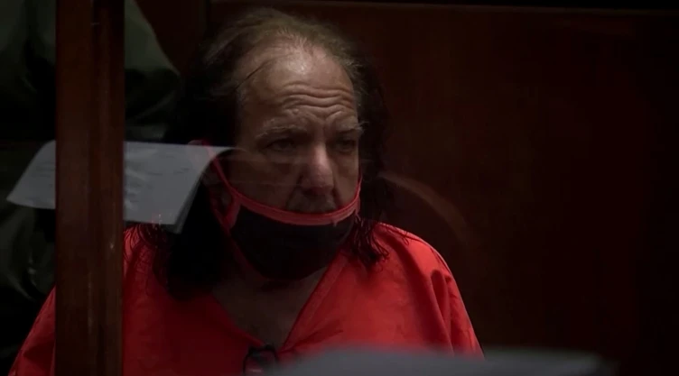 Estrella porno Ron Jeremy, acusado de cargos de agresión sexual.jpg