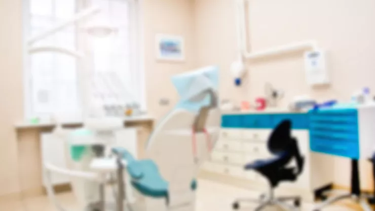 Dentista acusado de envenenar a su esposa con líquido para los ojos