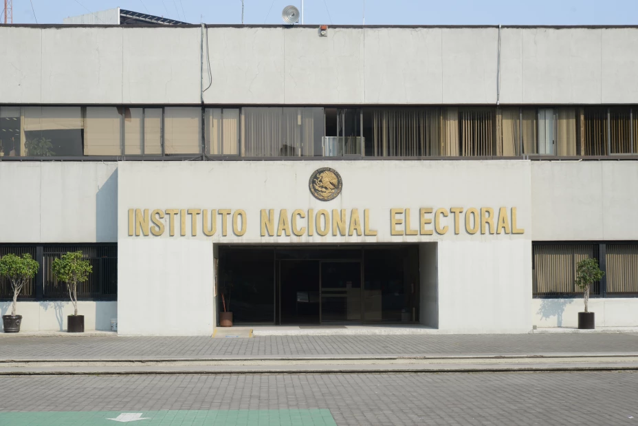 INE - CMB.JPG