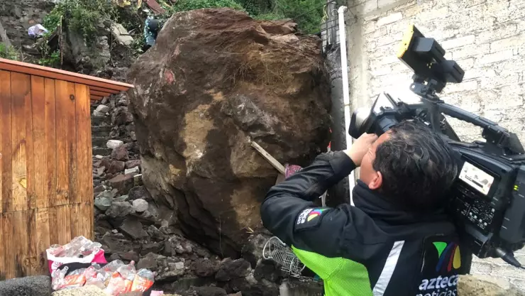 roca en xochimilco.jpg