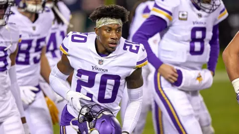 Jeff Gladney muere en un accidente automovilistico