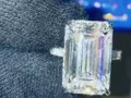 Anillo de compromiso de Belinda.