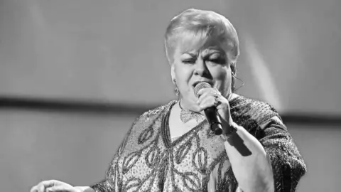 Muere Paquita la del Barrio, tenía 75 años de edad