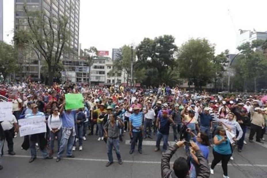 Los manifestantes comenzaron a reunirse desde las 10:30 horas