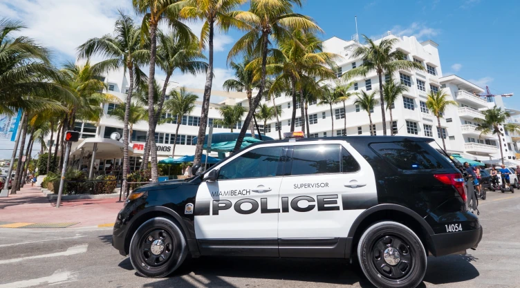 Un coche de policía en Miami Beach.