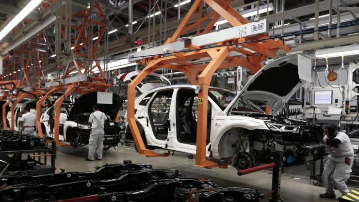 Industria Automotriz armadora fabrica