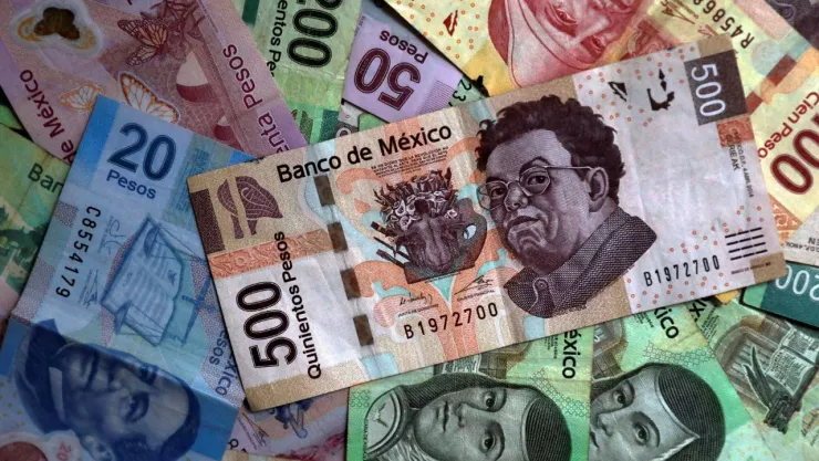Súper peso mexicano se fortalece y rompe la barrera de las 19 unidades