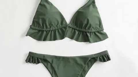 Traje de baño con volados para dar volumen