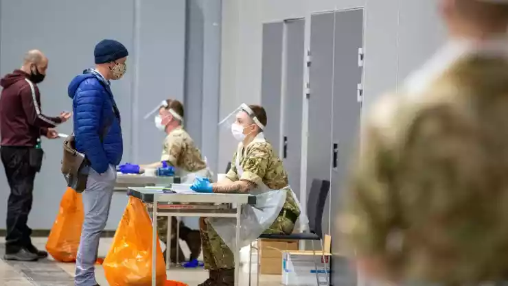 covid-19 aislamiento preventivo inglaterra.jpg