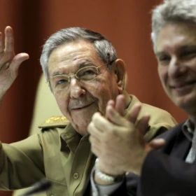 Raúl Castro y Miguel Díaz-Canel