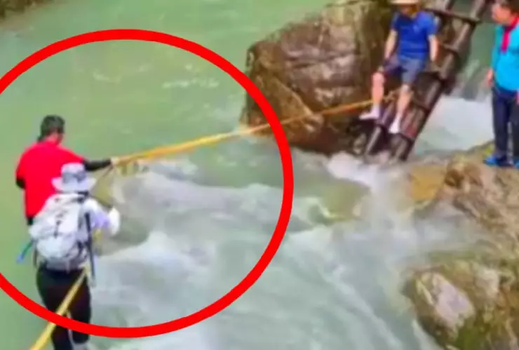 Pareja muere ahogada cuando intentaban cruzar una cascada