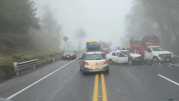 Densa neblina desató accidente sobre la autopista México-Tuxpan hoy: Cierre total del tramo Huauchinango–Tejocotal