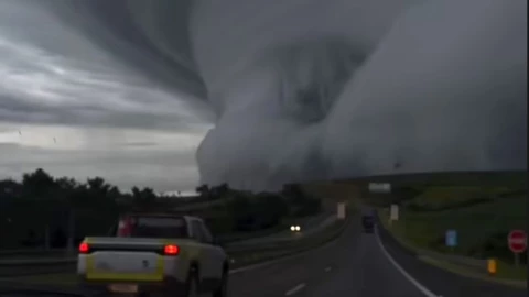 Conductores y transeúntes fueron testigos de una auténtica escena “apocalíptica”