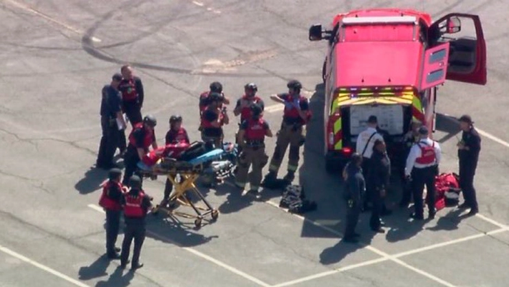 Se registra tiroteo en preparatoria de Dallas, Texas; hay fuerte presencia de policías