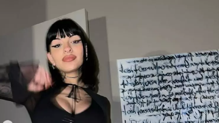 Christian Nodal babea por la pancita de Cazzu (FOTO)