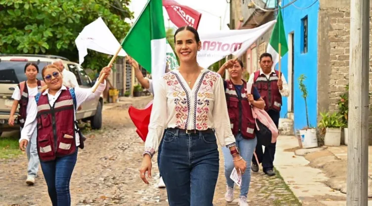 Rosi Bayardo recibe críticas por campaña adelantada a gubernatura de Colima.