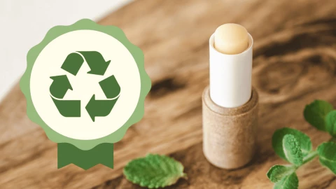 5 ideas para reciclar que pueden hacer con el empaque de labial vacío.png