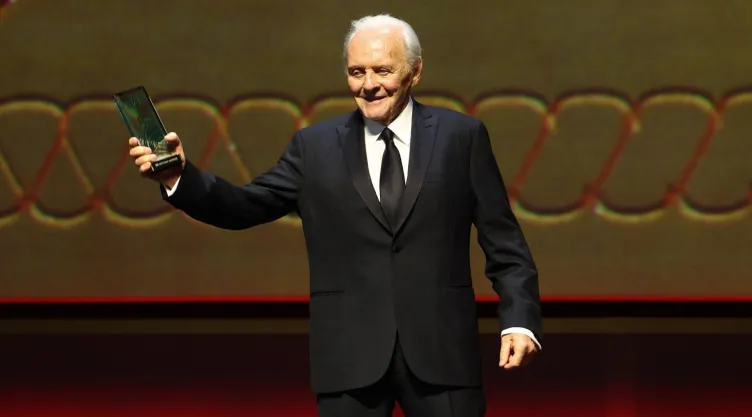 Anthony Hopkins hace fuerte reflexión sobre las relaciones interpersonales.jpg