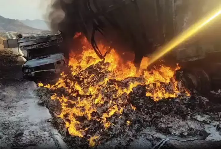 Choque entre nodriza autopista siglo XXI