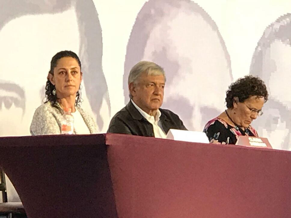 Presidente electo AMLO acude a Congreso Nacional de Morena