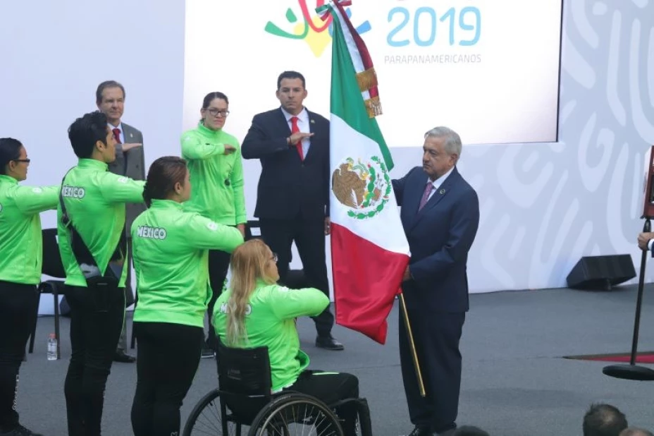 AMLO ABANDERAMENTO PARAPANAMERICANOS