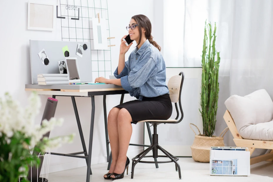 Assistant talking on the phone