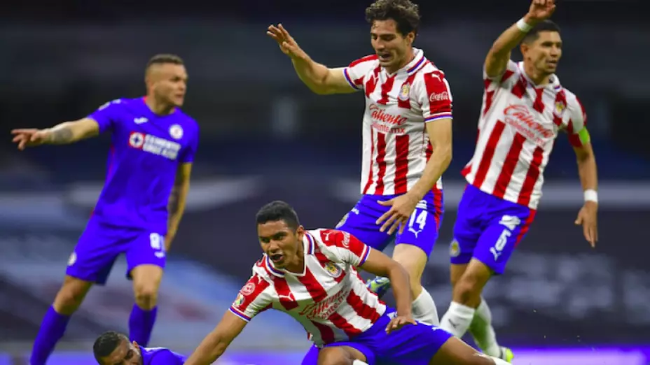 chivas vs cruz azul.jpg