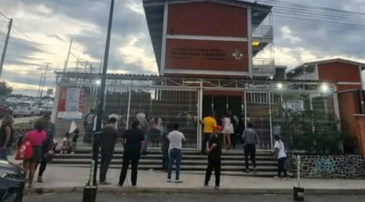 menor-es-detenido-atacar-cuchillos-a-4-personas-en-secundaria-queretaro