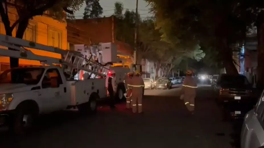 Apagón en Santa María la Ribera: calles sin luz y vecinos molestos con la CFE