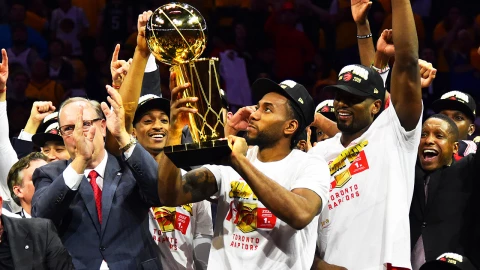 Kawhi Leonard y Toronto Raptors